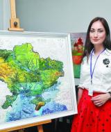 У вишитій карті України є часточка праці й полтавки Анни Петренко.