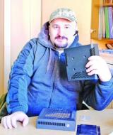Розроблені Володимиром Романенком комп'ютери  вже продаються в кількох великих торгових мережах.