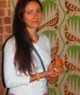 Оксана Дорошенко досліджує  й розвиває місцеву народну традицію.