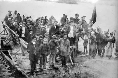 Те саме фото, яке зробив сільський фотограф перед трагічною мандрівкою Пслом.  Нині воно (до речі, розміром  із сірникову коробочку) знаходиться в музеї побуту рідного краю села Лисівка. Його надала директор музею Ольга Берус.