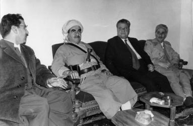 Второй слева — Мустафа Барзани.