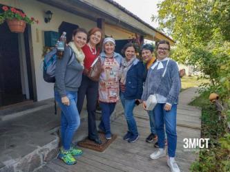 Гості з Бразилії й організатори мандрівки у «Старому хуторі».