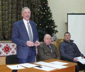 Голова Щербанівської ОТГ Ігор Процик (крайній зліва) зазначив, що також  є противником будівництва на території громади сміттєпереробного заводу.