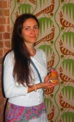 Оксана Дорошенко досліджує  й розвиває місцеву народну традицію.