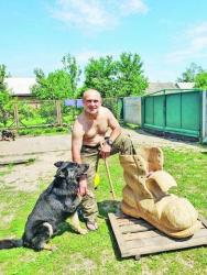 Будучи самоуком, Василь Губський створює справжні рукотворні шедеври.