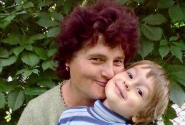 Марина Писанська (до трагедії) із сином і після операції.